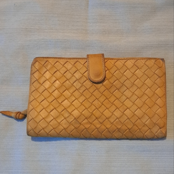 Bottega Veneta Handbags - Bottega Veneta medium tan woven leather wallet used